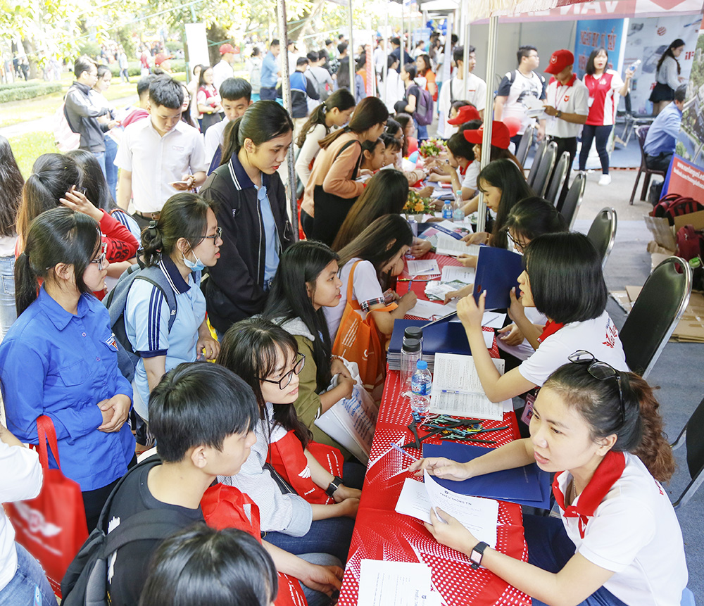 DH van lang ngay hoi tu van bach khoa c