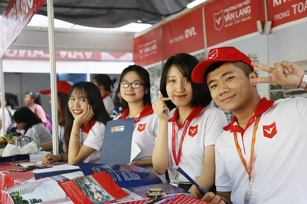 DH van lang ngay hoi tu van bach khoa f