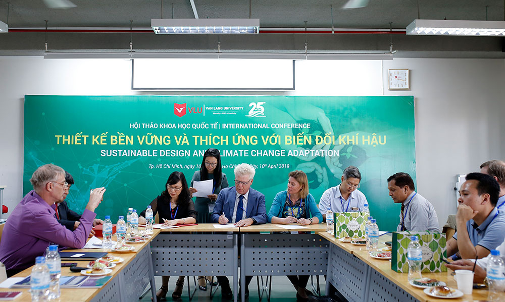 dh van lang tieu ban moi truong i