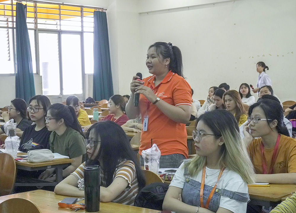 vlu hoi thao logistic khoa thuong mai 2020 e
