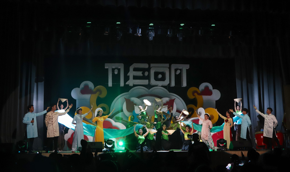 vlu neon kinh ky 2019 6