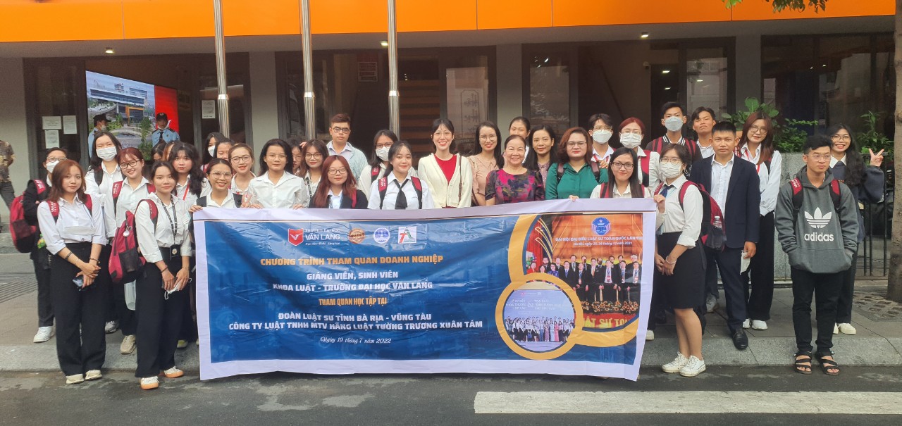 vlu buoi tham quan thuc te khoa luat a