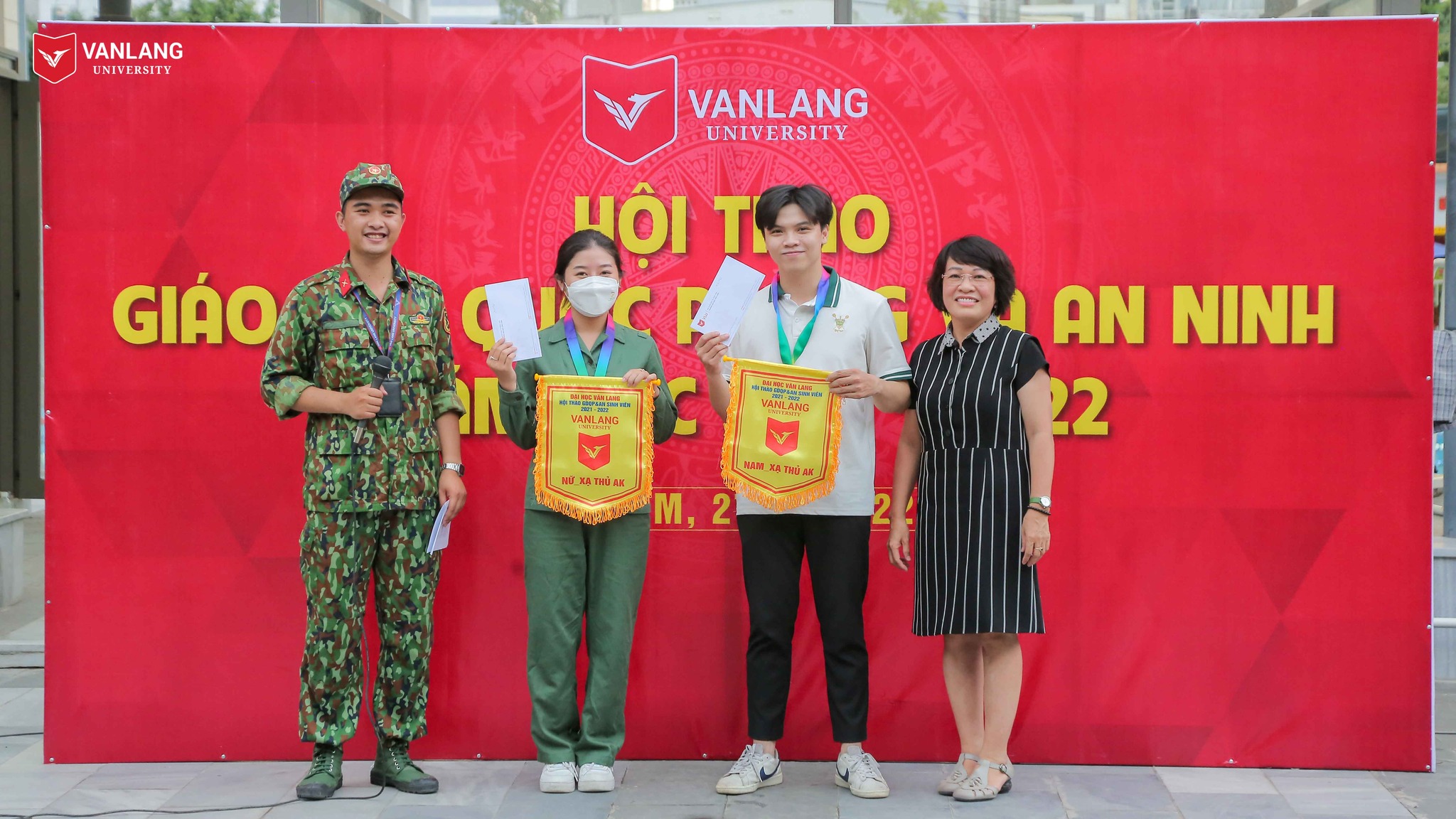 vlu hoi thao giao duc quoc phong h