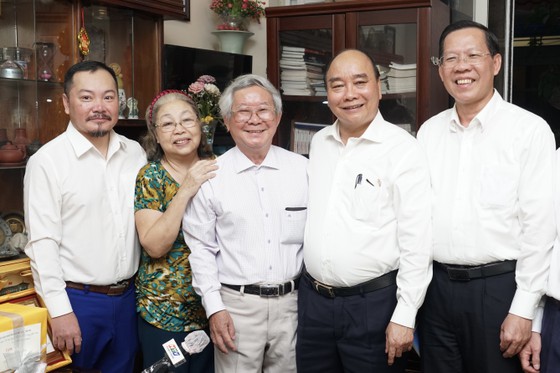 vlu chu tich nuoc nguyen xuan phuc tham nha bao duong trong dat b