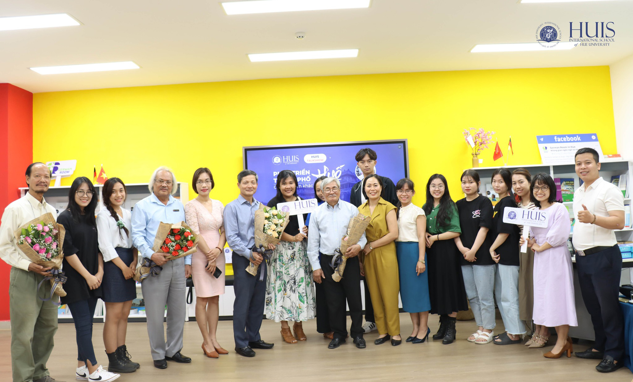 vlu talkshow phat trien thanh pho hue a