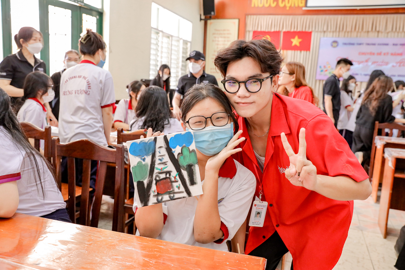 vlu hoc bong tuyen sinh e