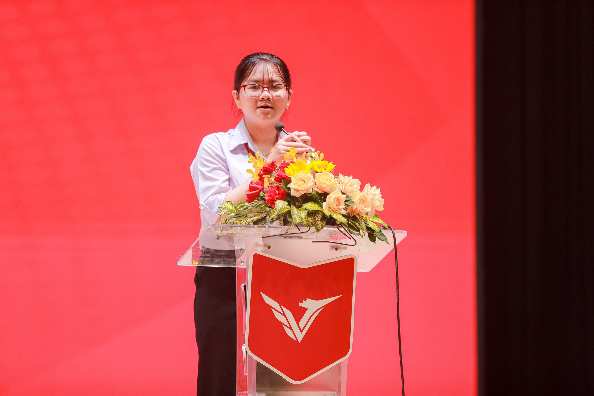 vlu le tuyen duong sinh vien the thao c