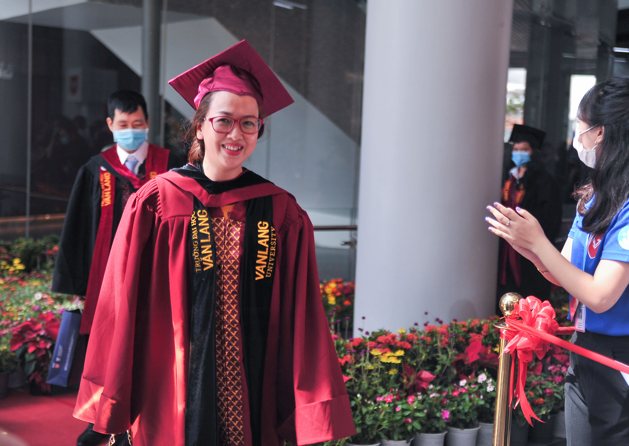 vlu tuyen sinh sau dai hoc
