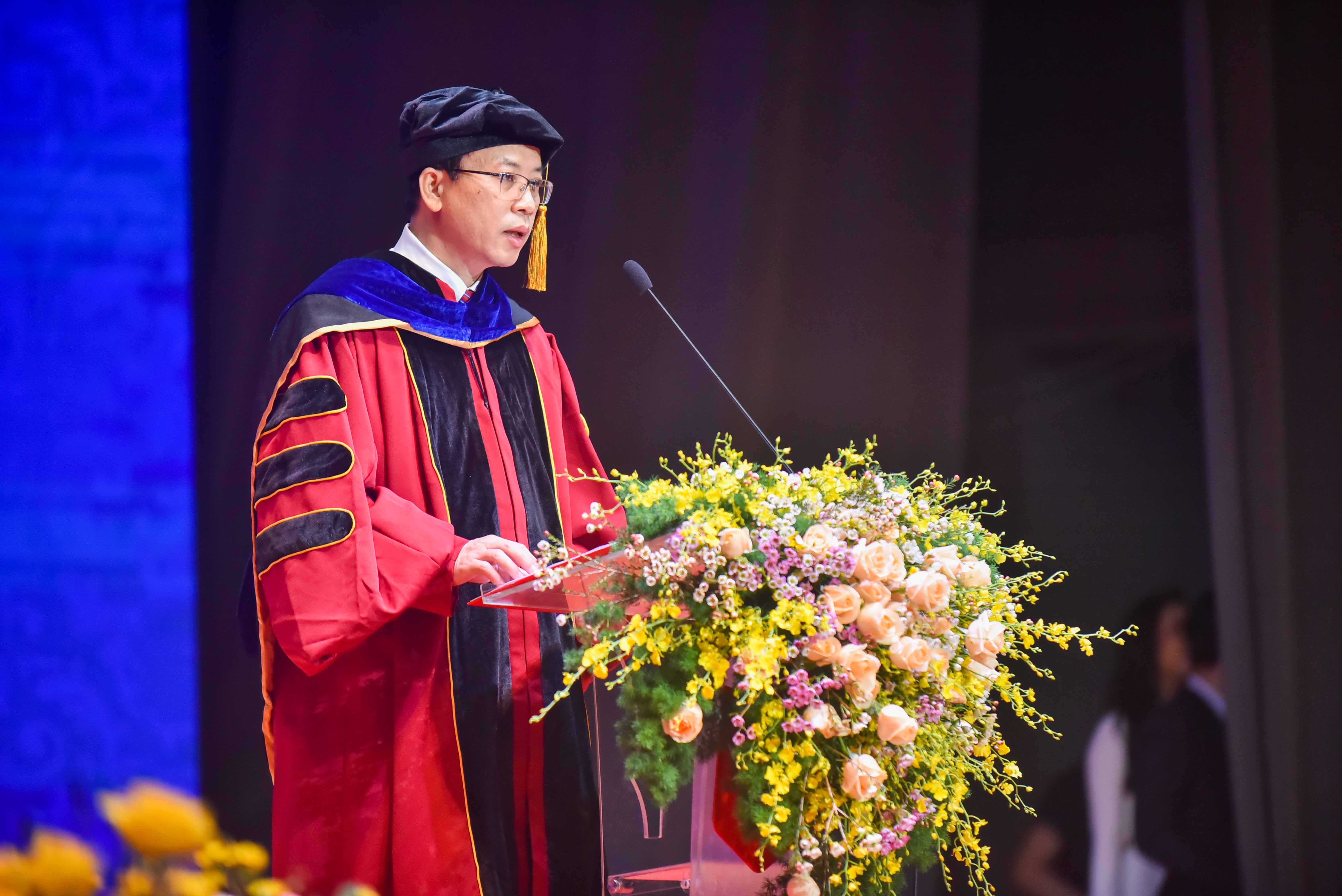 vlu le tot nghiep khoa hai ba c