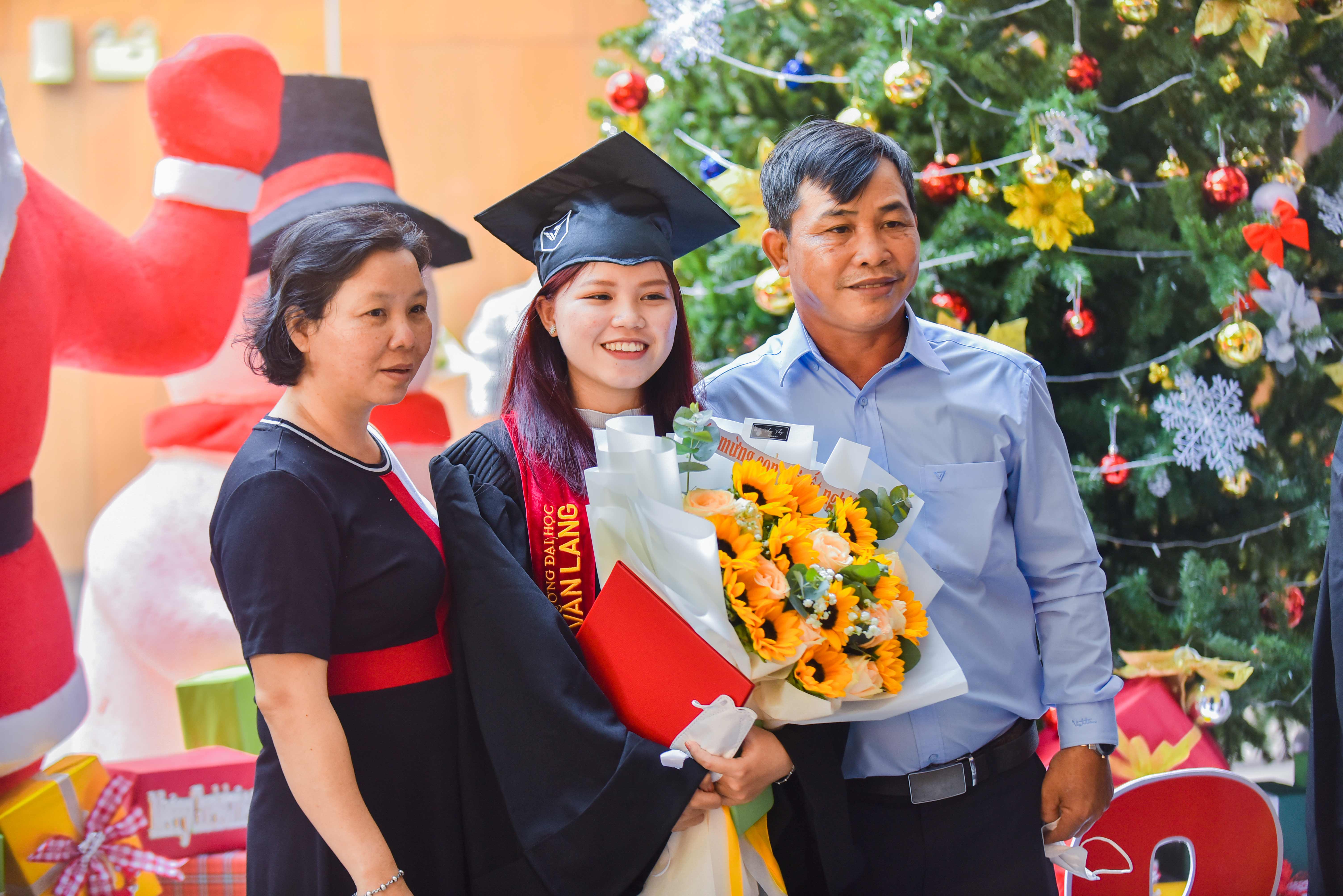vlu le tot nghiep khoa hai ba l