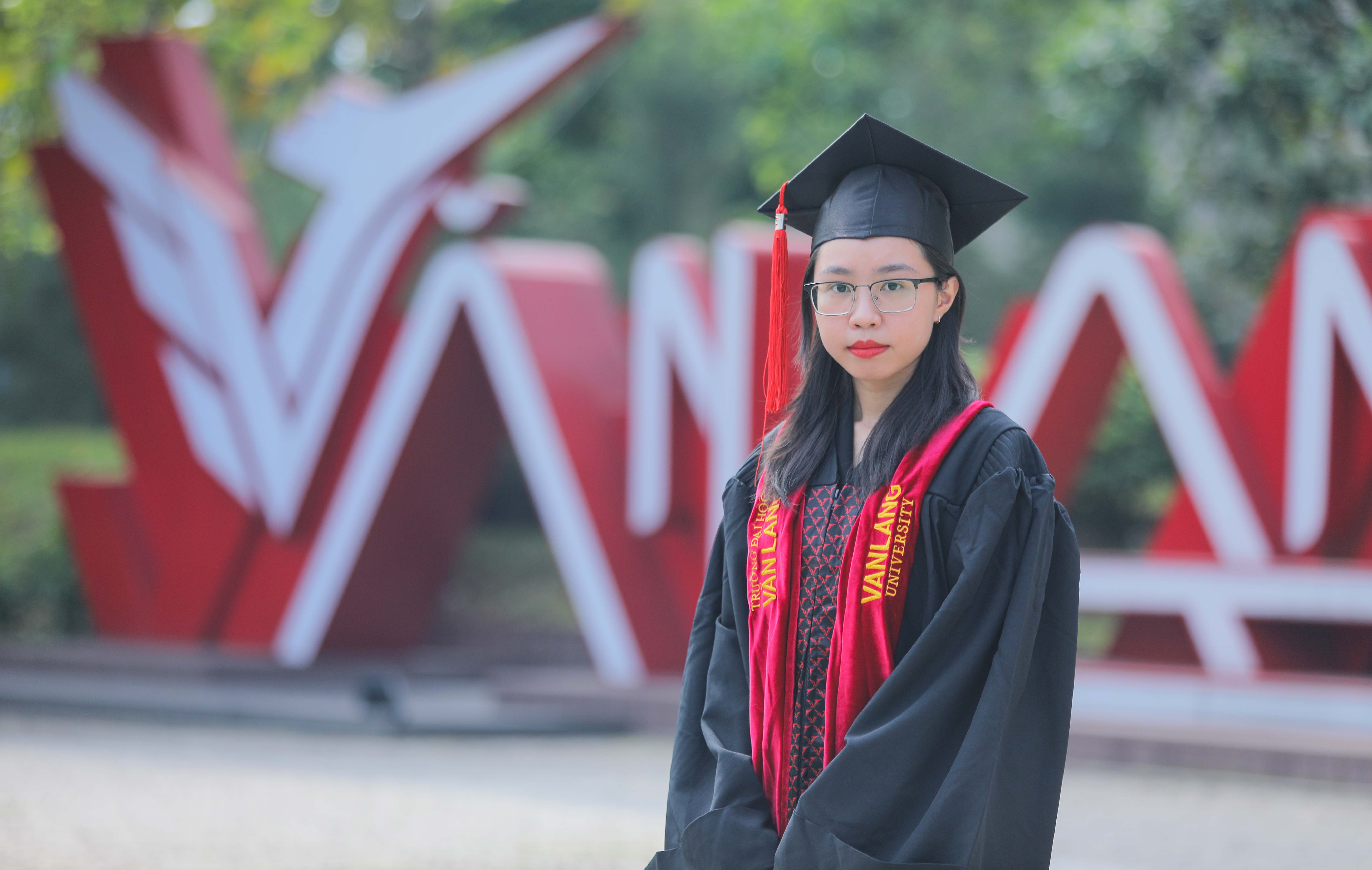 vlu thu khoa phat bieu pr