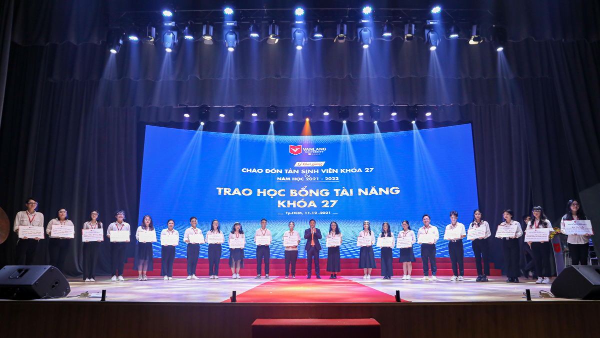 vlu le don nhan chung nhan qs va khai giang c