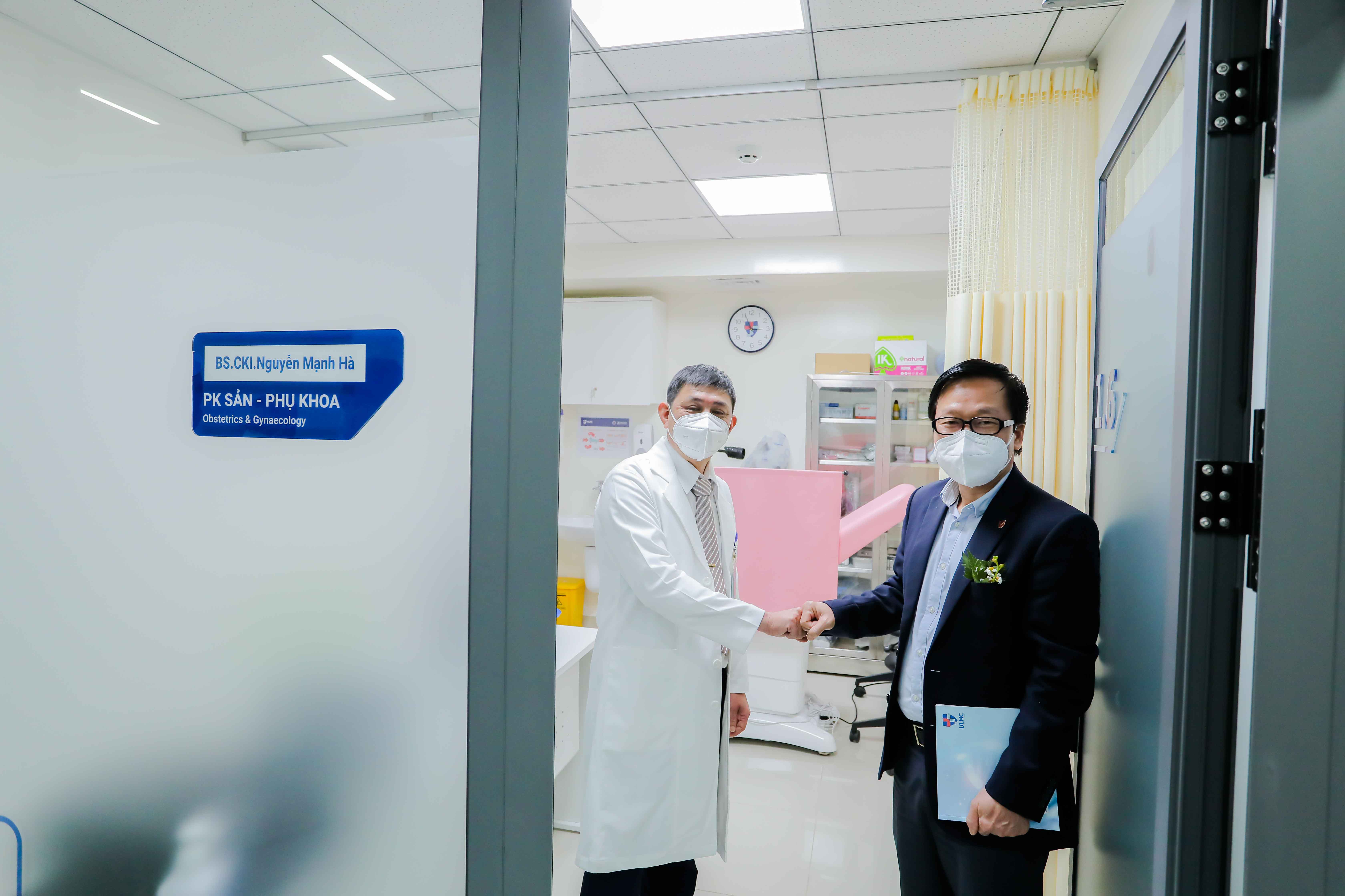 vlu khai truong phong kham vanlang medical center j