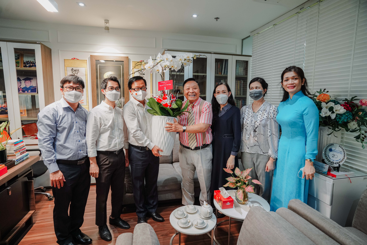 vlu mung ngay nha giao viet nam l