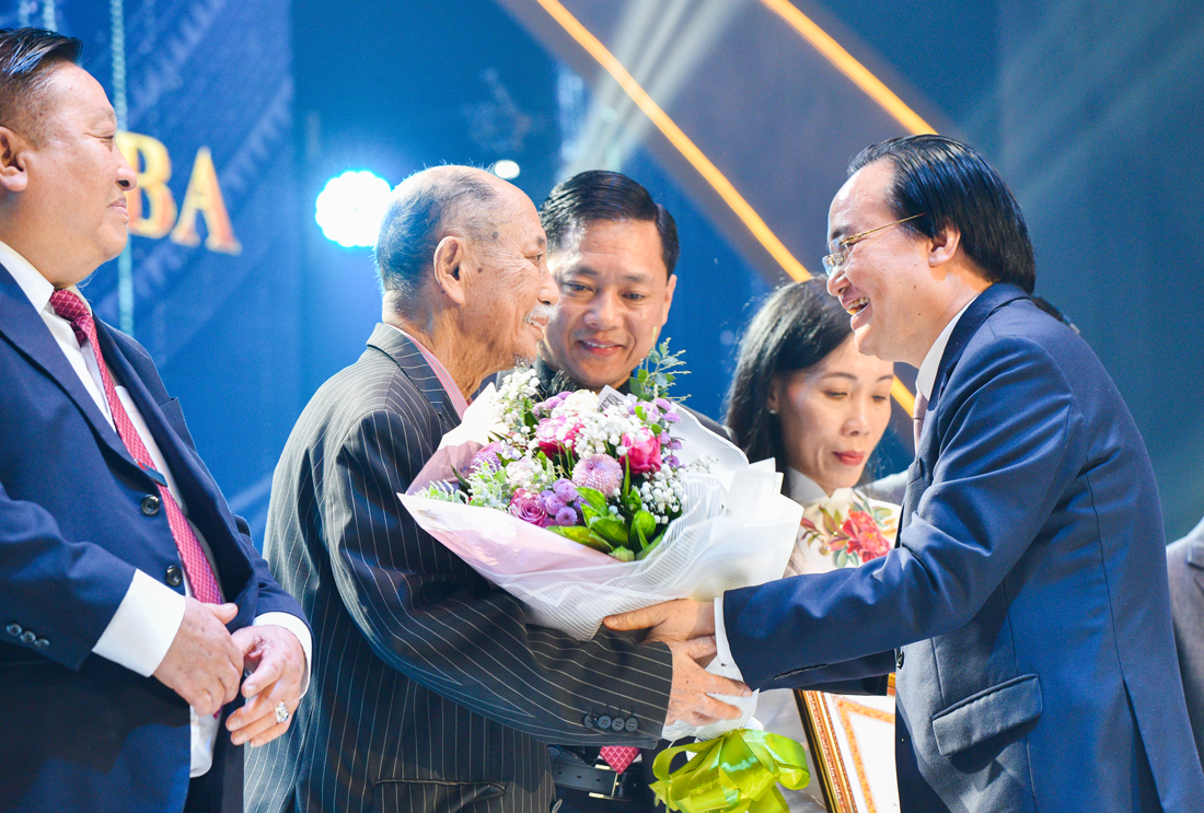 vlu vinh biet ky su bui quang do k