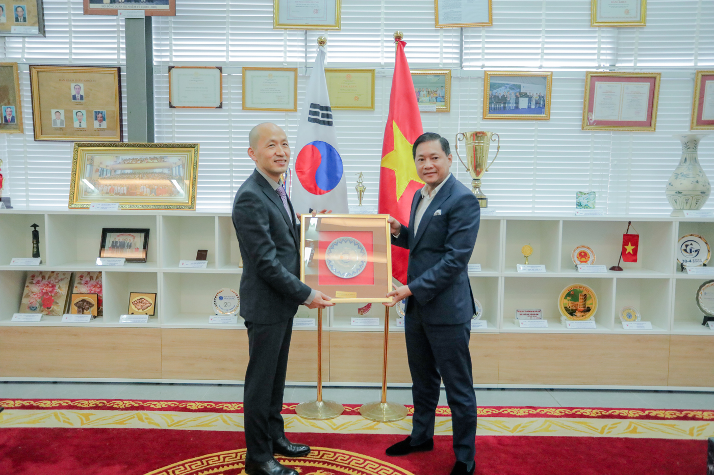 vlu lanh su quan ghe tham c