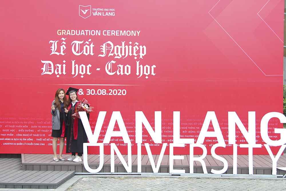 vlu le tot nghiep hai khong hai muoi ad