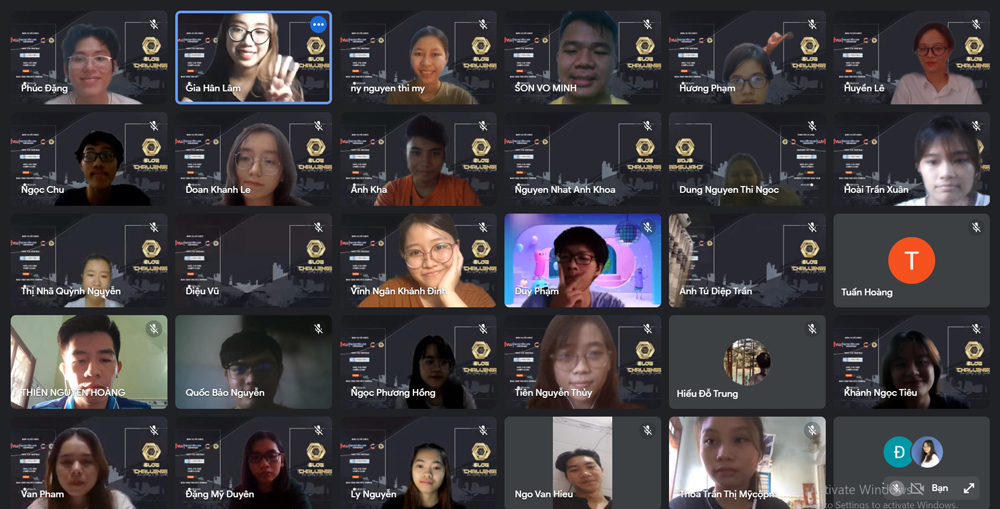 vlu khoa thuong mai to chuc workshop slog challenge b