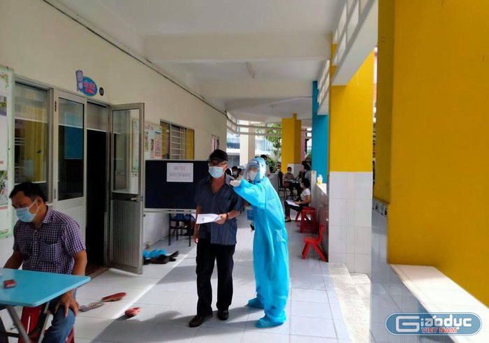 vlu sinh vien van lang ho tro chong dich a