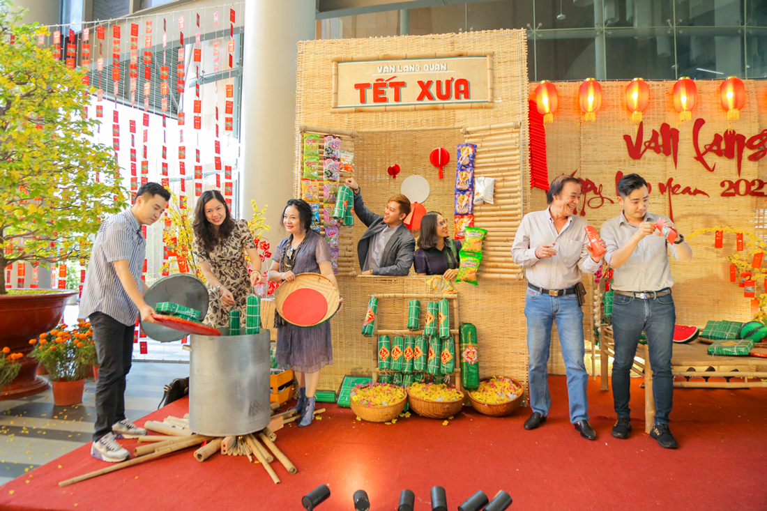 vlu ron rang mung tan nien a