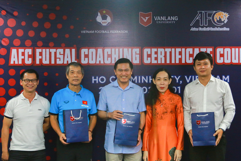 vlu dao tao hlv futsal k