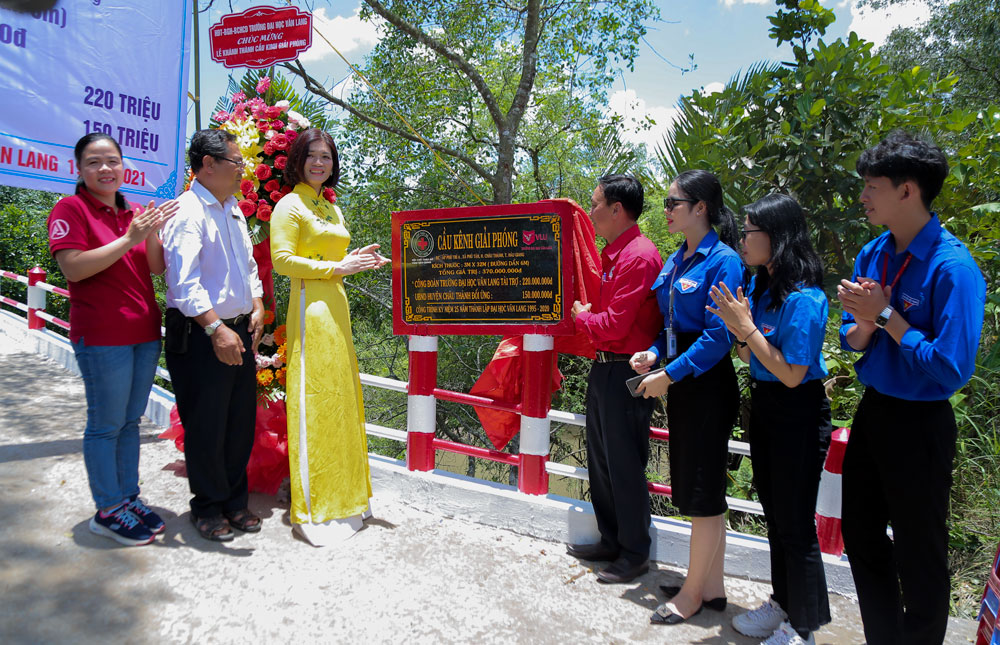 vlu le khanh thanh cau kenh giai phong hau giang b