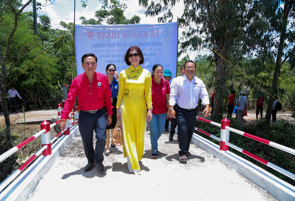 vlu le khanh thanh cau kenh giai phong hau giang c