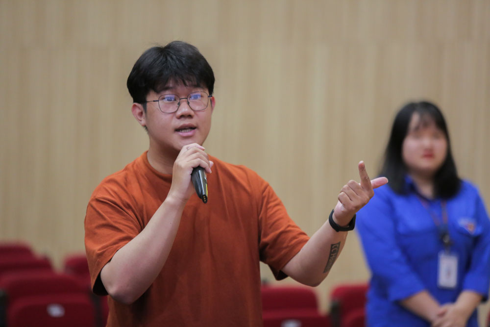 vlu khoi dong chuogn trinh ra khoi f