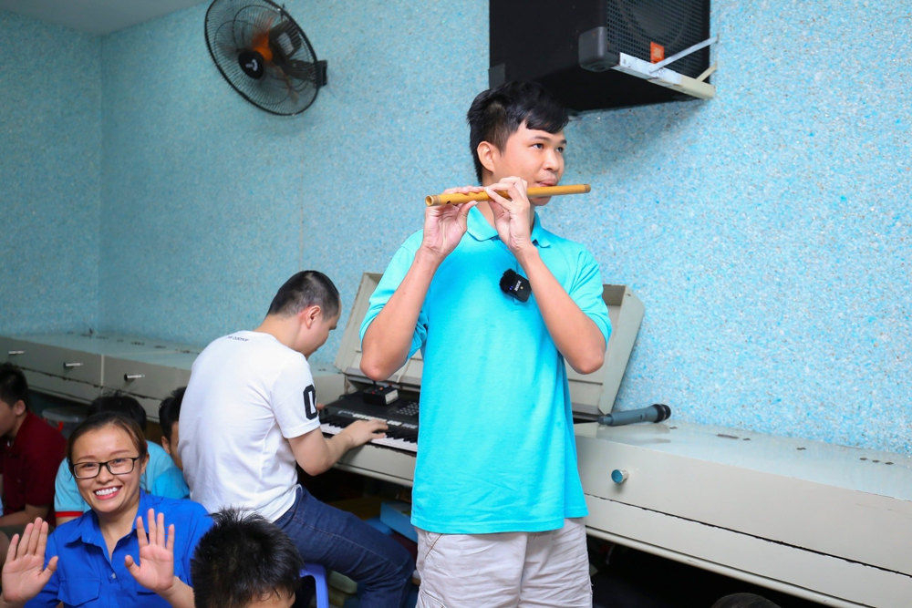 vlu cung clb bong da sai gon tham mai am thien an e